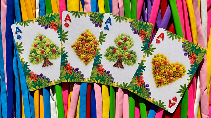 70562 alt4.png Bicycle Balloon Jungle Playing Cards