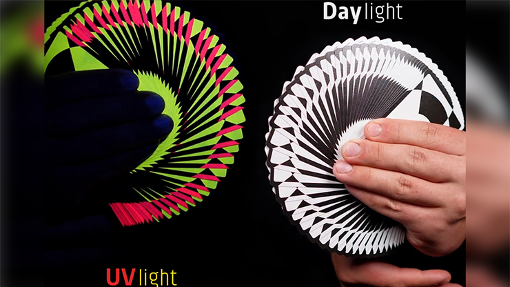 77790 alt4.png Chris Cards Covered Circle GLOW Playing Cards